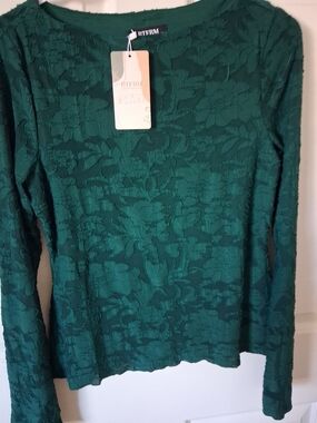 Emerald Green Lace Long-Sleeve Tee